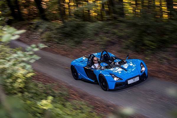 Суперлегкий британський спорткар отримав притискну силу в 1 тонну