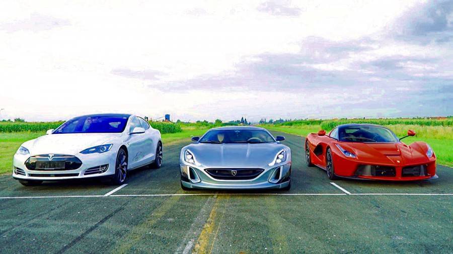 США повертає на ремонт кожен електрокар Tesla Model S з суперкарами Ferrari