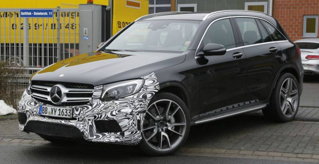 Новий крос Mercedes-AMG GLC 63 попався на очі