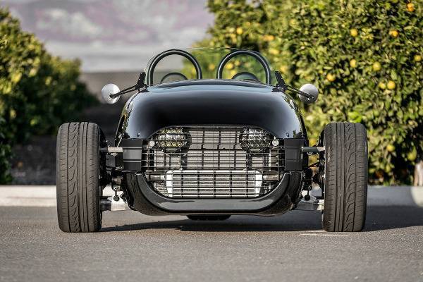 В США зробили бюджетний 3-колісний спортивний болід