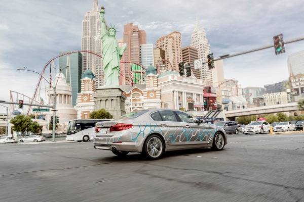 BMW 5-Series отримав повноцінний автопілот