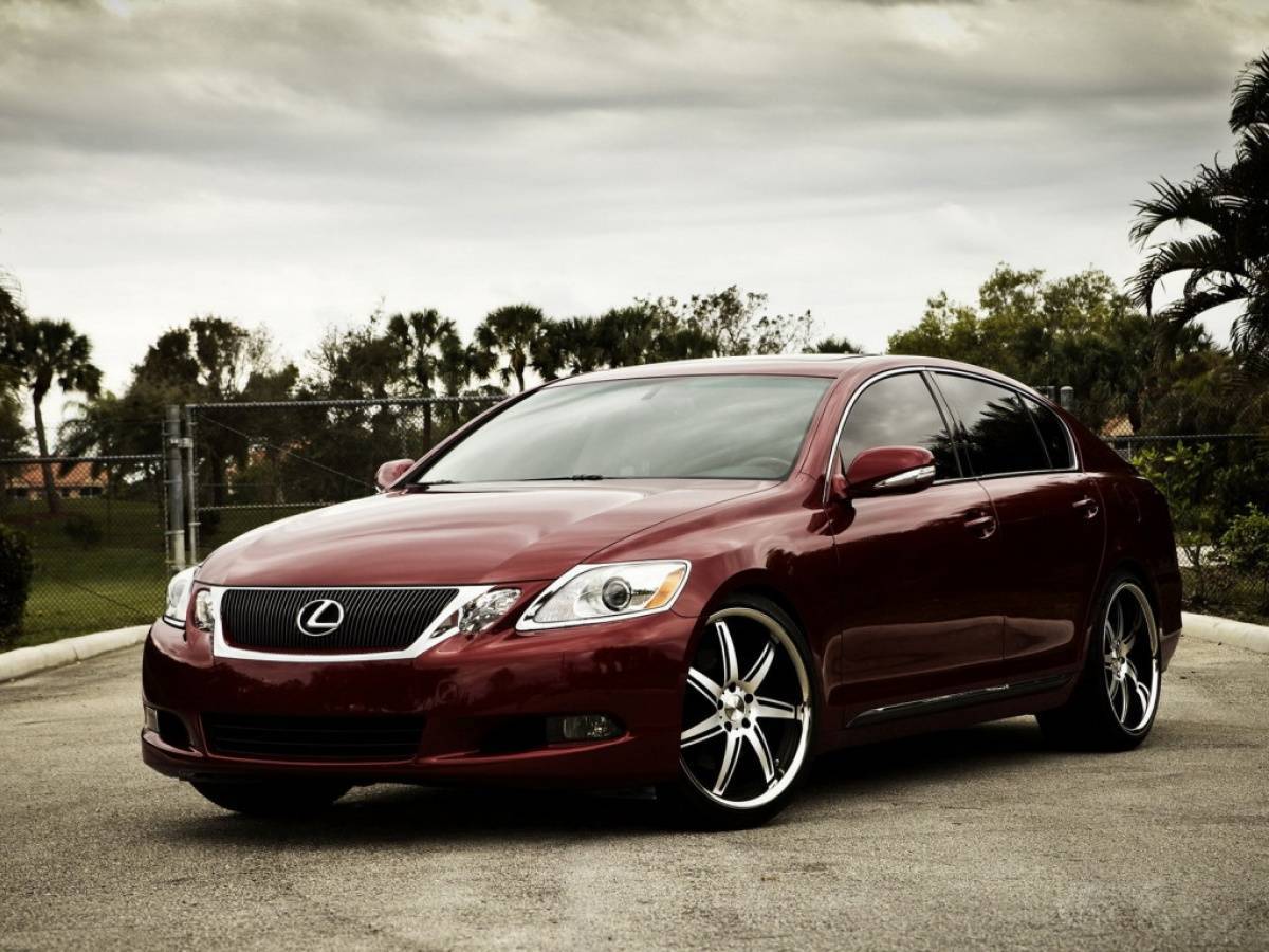 У 2016-му в Україні придбали в 2,5 рази більше автомобілів Lexus, ніж роком раніше