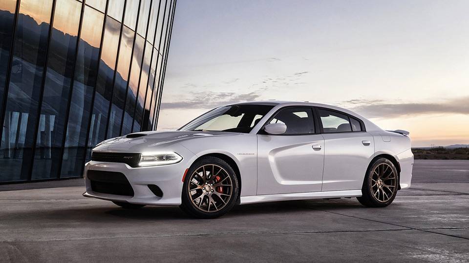 Dodge Charger Hellcat вкрали з дилерського салону без єдиного звуку мотора