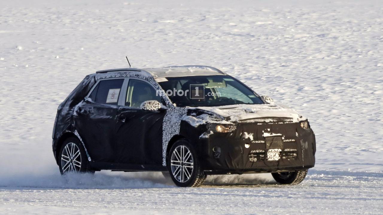 Новенький кросовер Kia Stonic вперше потрапив на випробування