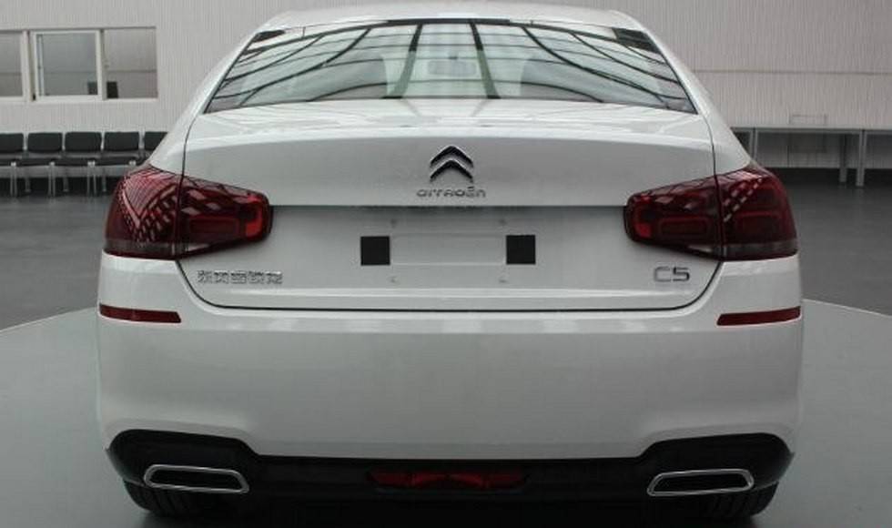 Оновлений Citroen C5 розсекречено раніше терміну