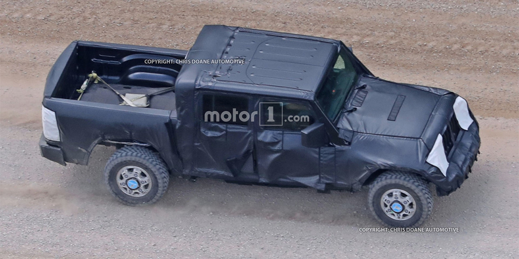 Дебют пікапа Jeep Wrangler переноситься