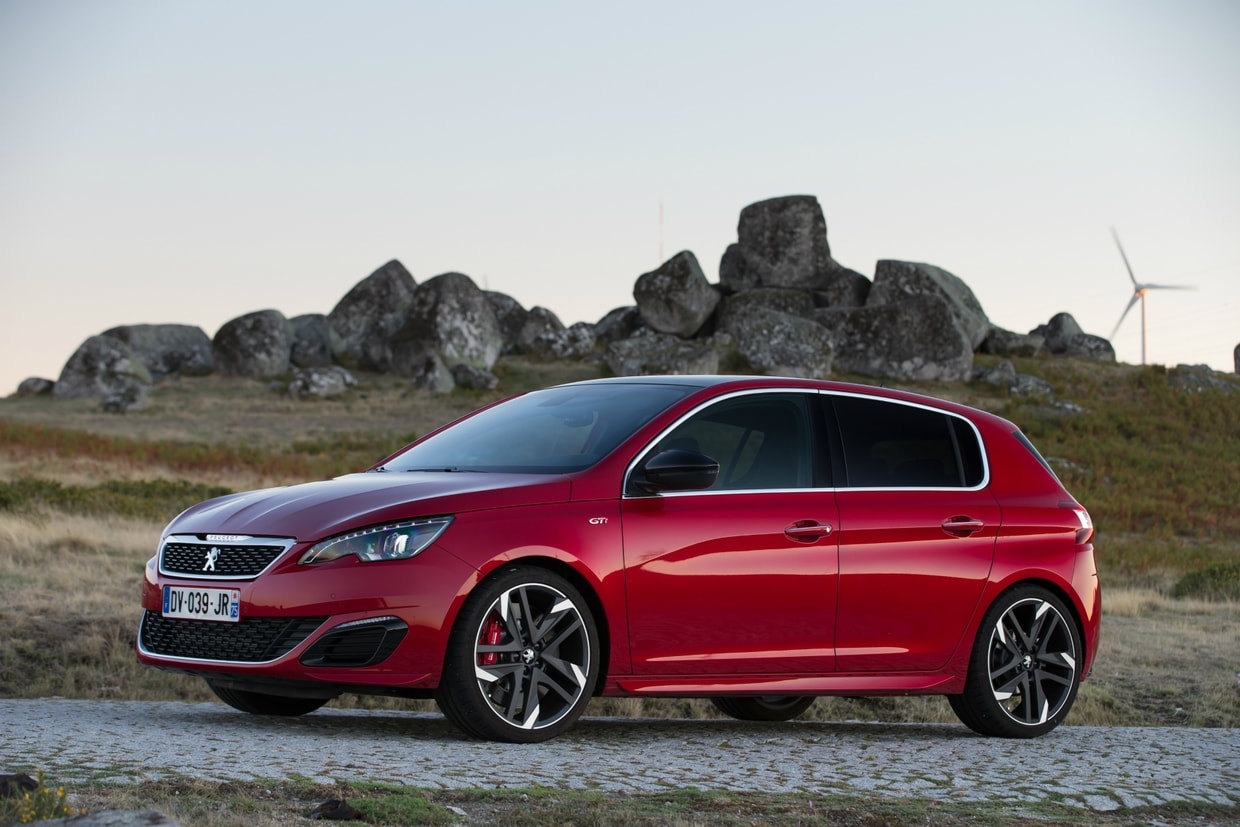 Оновлений Peugeot 308 розсекречено до прем'єри