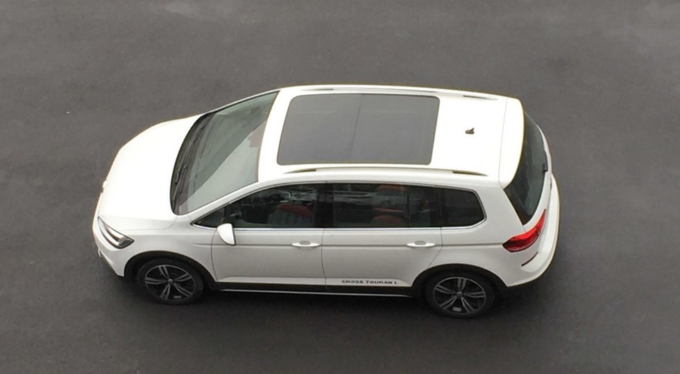 З компактвена Volkswagen Touran зробили кросовер