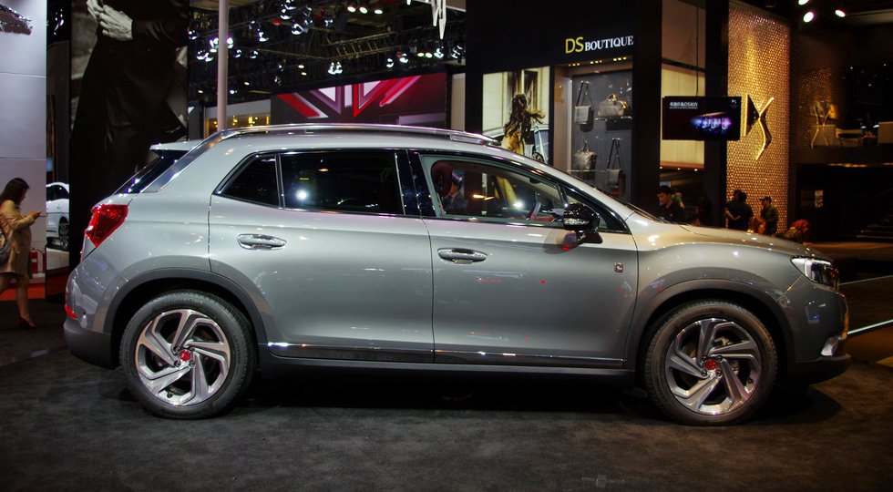 Кросовер DS 6 отримав «паризьку» спеціальну версію