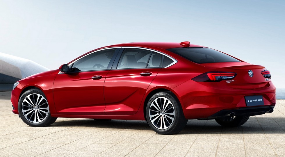 З нової генерації Opel Insignia зробили седан