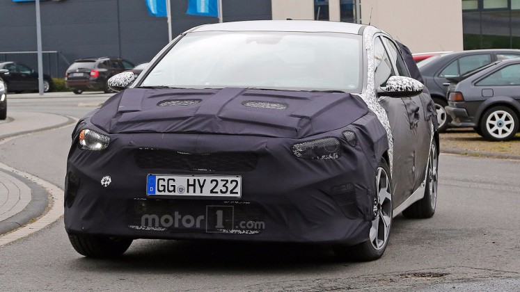 Новенький Kia cee’d спіймали на тестах