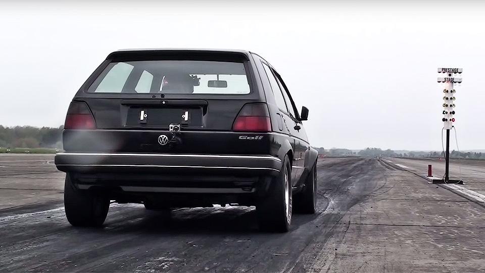 В старий Volkswagen Golf впровадили двигун на 1233 «коней»