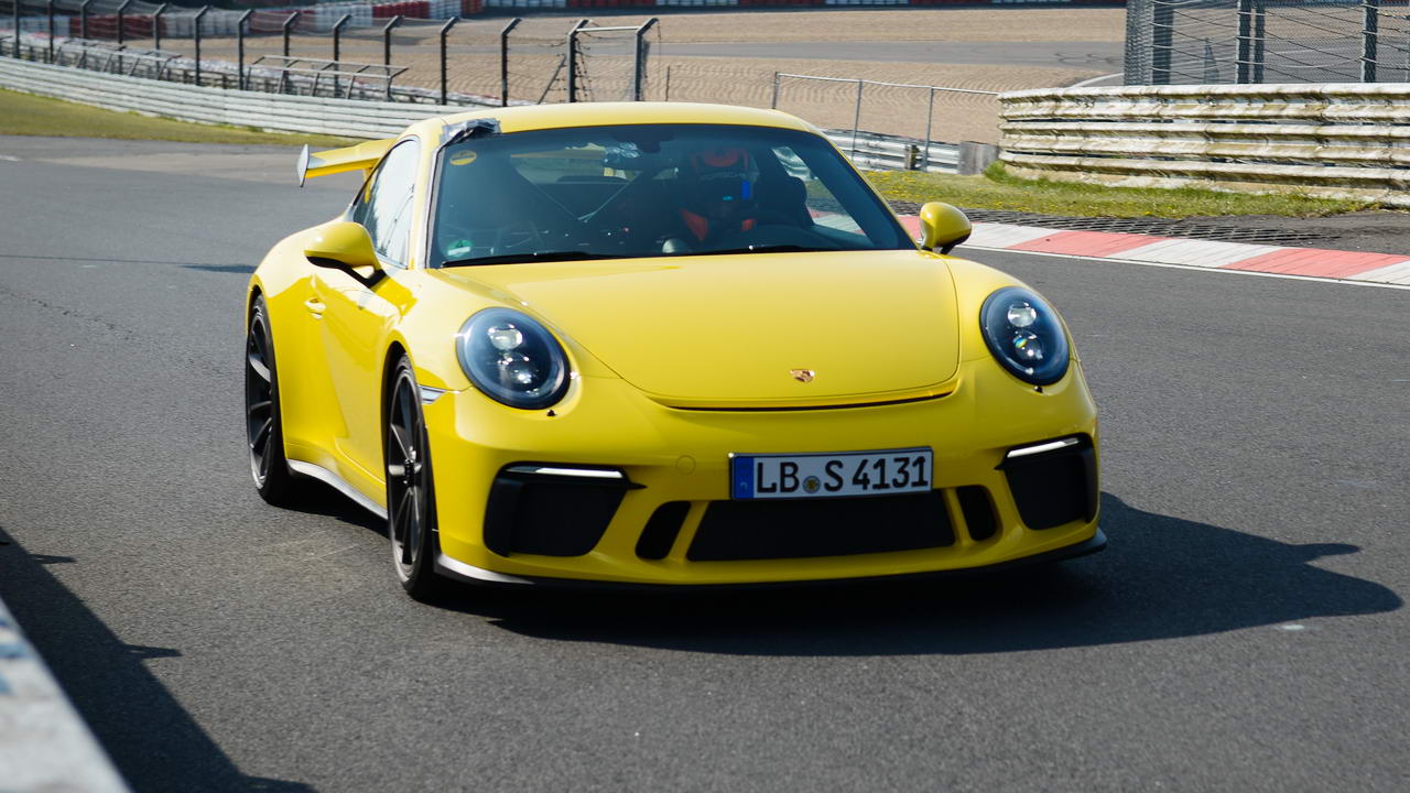 Стандартний Porsche 911 зміг покорити Нюрбургрінг