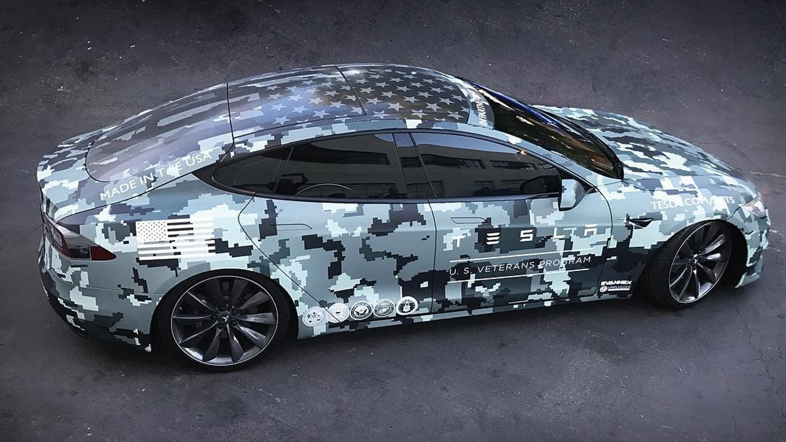 Tesla зробила незвичайний Model S