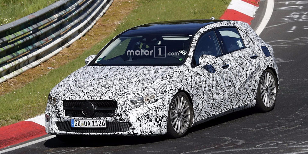 З'явилися перші фото салону новітнього Mercedes-Benz A-Class