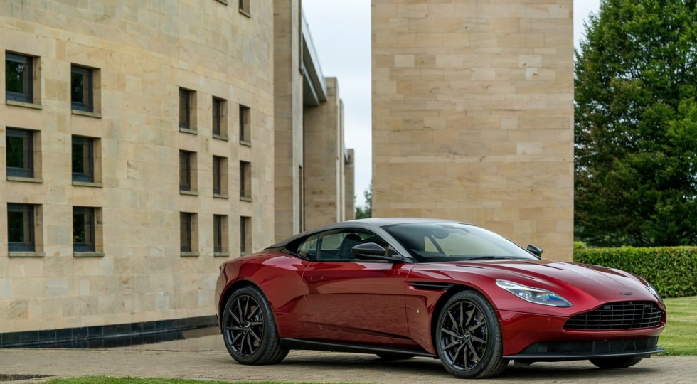 Представлено унікальний спортивний Aston Martin
