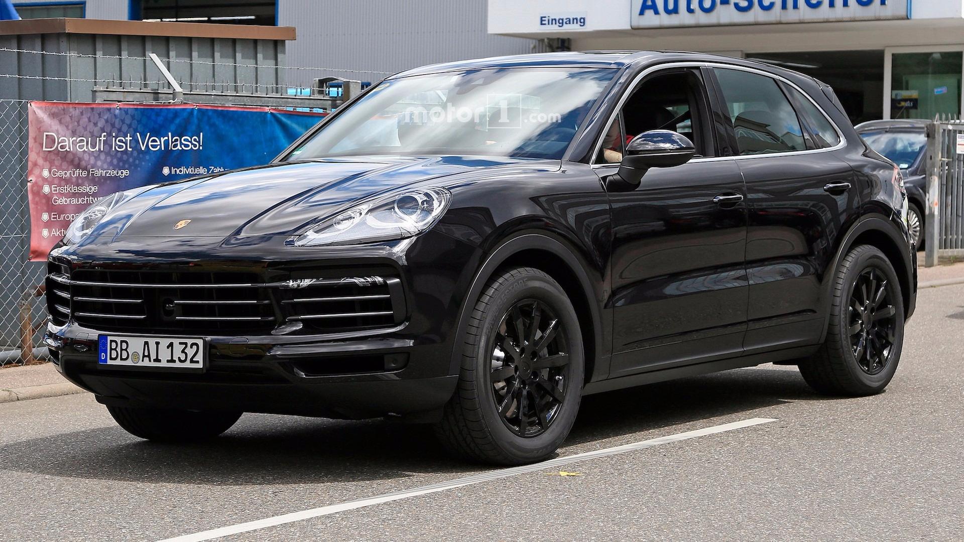З'явилася перша інформація та фото новенького Porsche Cayenne