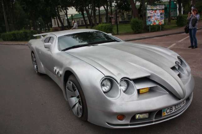 В Україні продається унікальний спортивний автомобіль «Валентина»