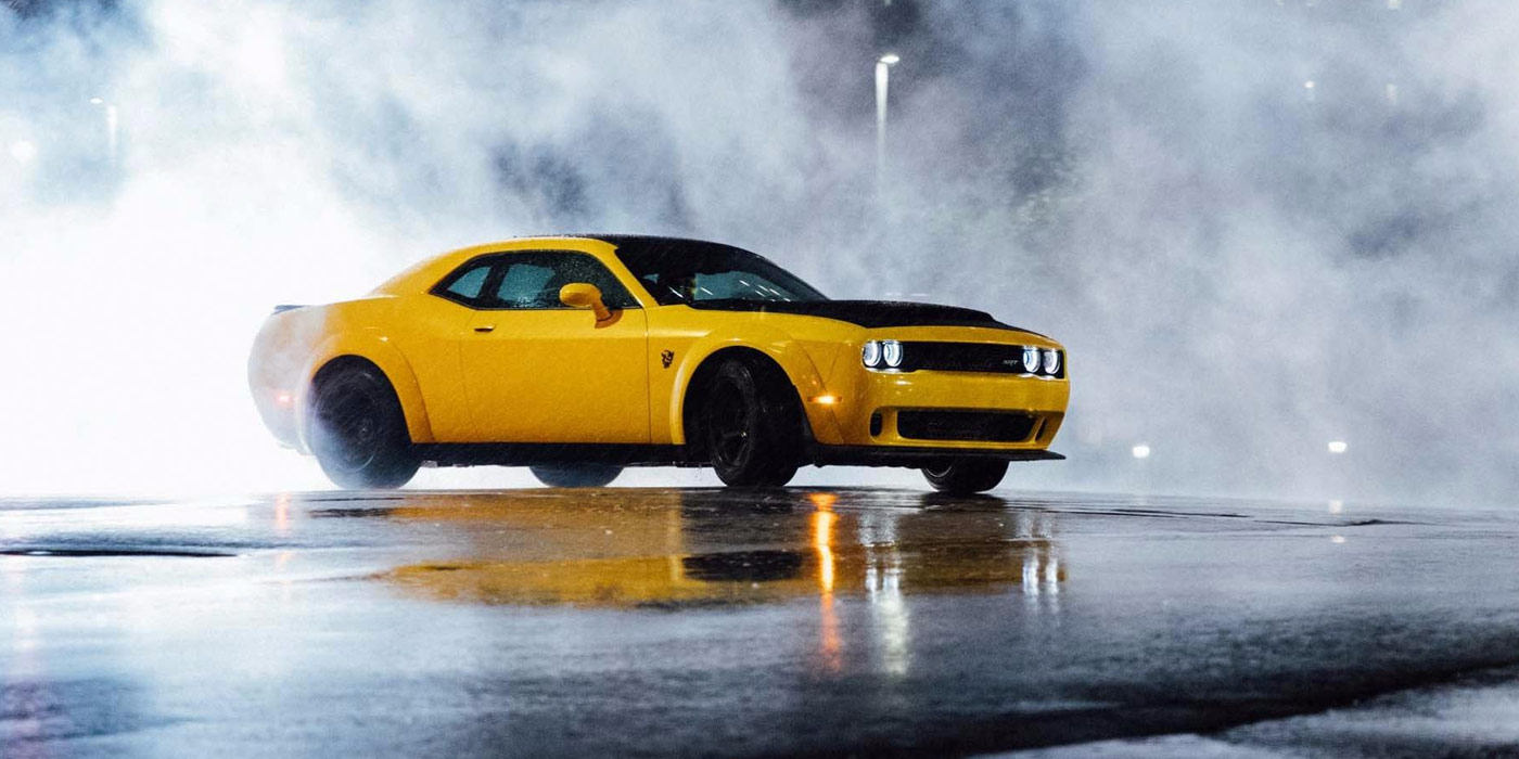 Відео дрифту 850-сильного Dodge Challenger SRT Demon у місті