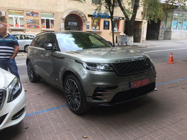 В Україні «піймали» кросовер Range Rover Velar