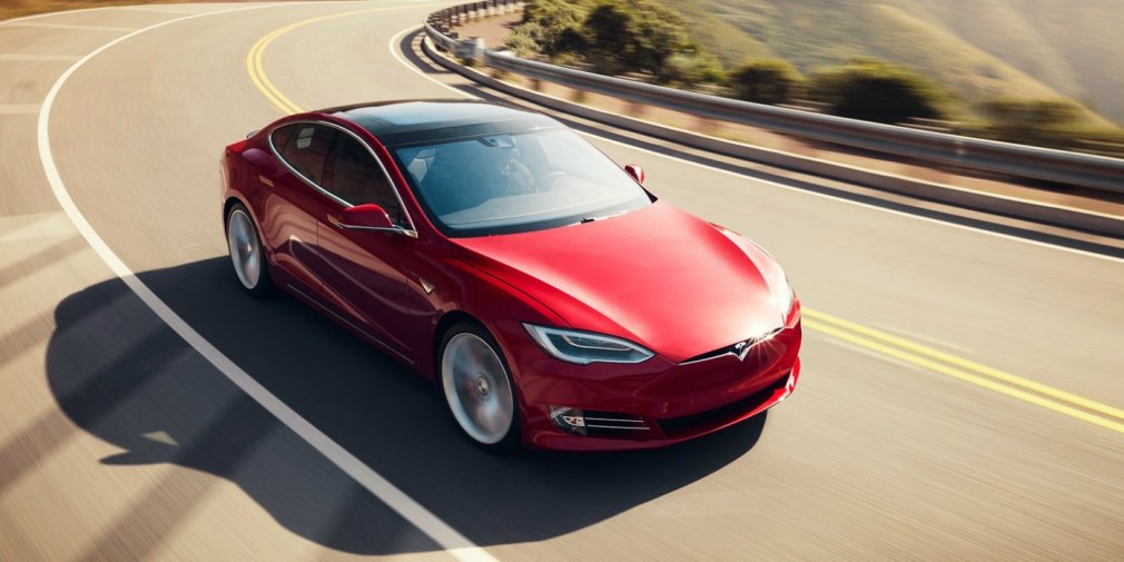 Tesla не буде випускати найбільш бюджетний варіант електромобіля Model S