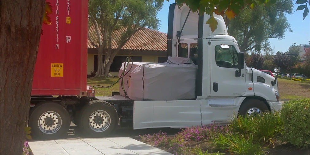 Електричний вантажівка «Тесли» вперше попався на очі