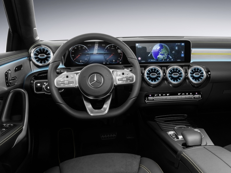 Ласкаво просимо до салону нового Mercedes-Benz A-Class