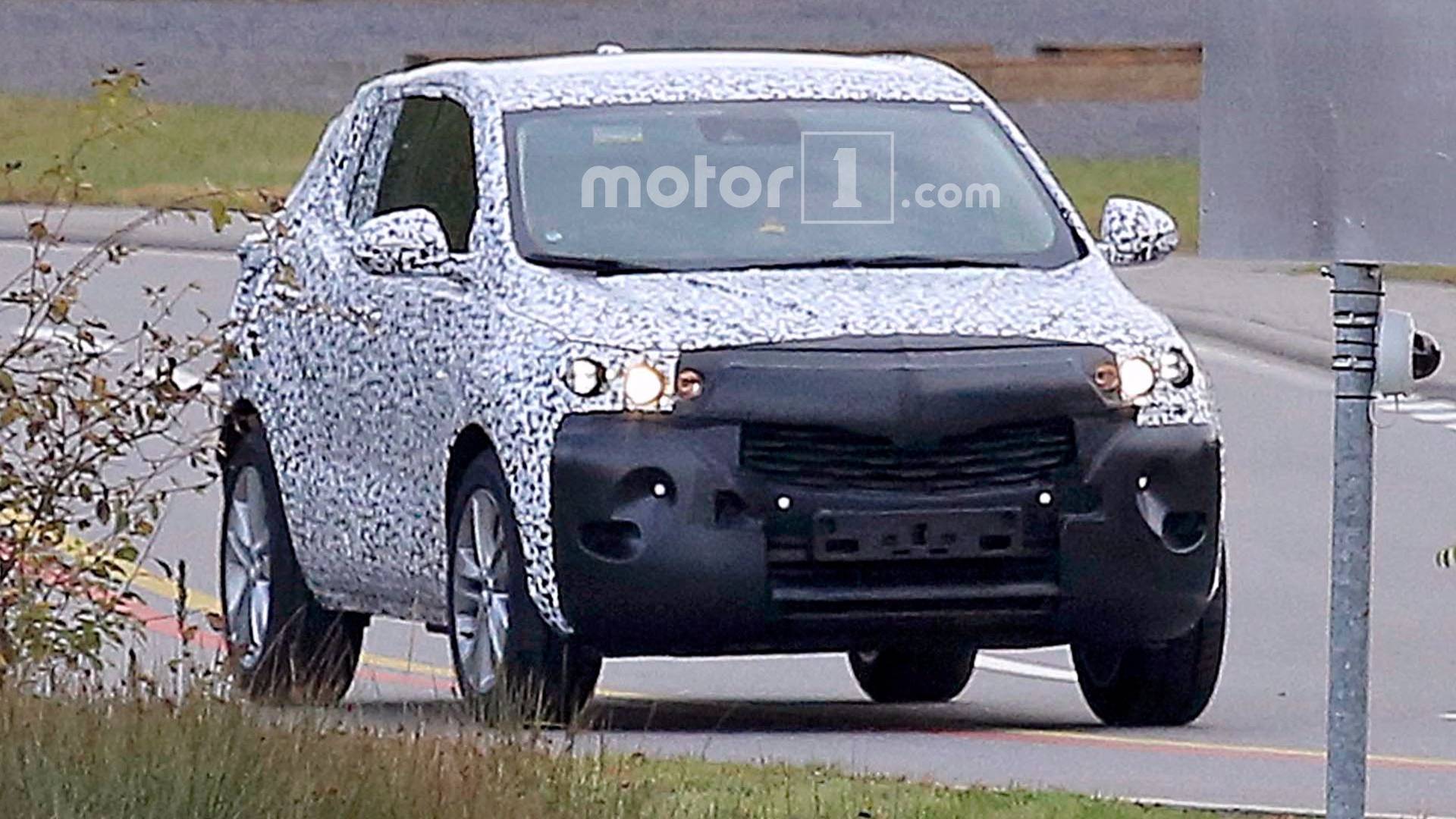 Opel готує на презентацію новий компактний кросовер