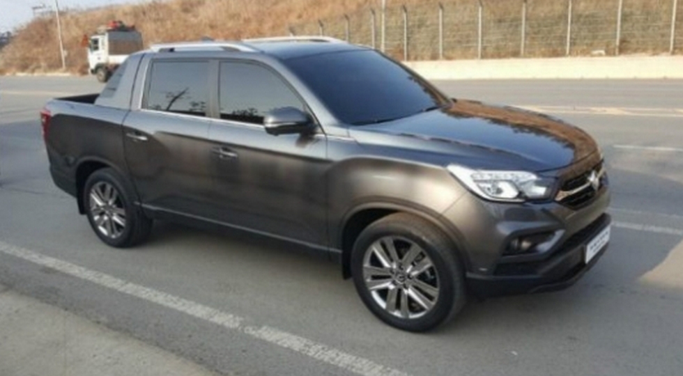 Новітній пікап SsangYong випадково розсекретили на дорозі