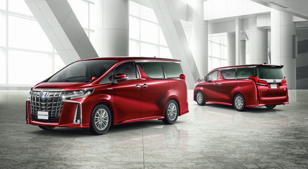 Оновленому мінівену Toyota Alphard надали більше агресивності
