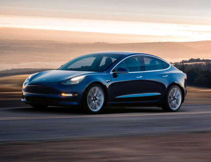 Найдешевший варіант Tesla Model 3 отримав версію на 2 моторах і повний привід