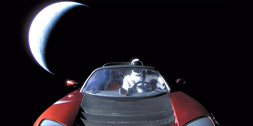 Ілон Маск продемонстрував фото Tesla Roadster, який летить до Марса