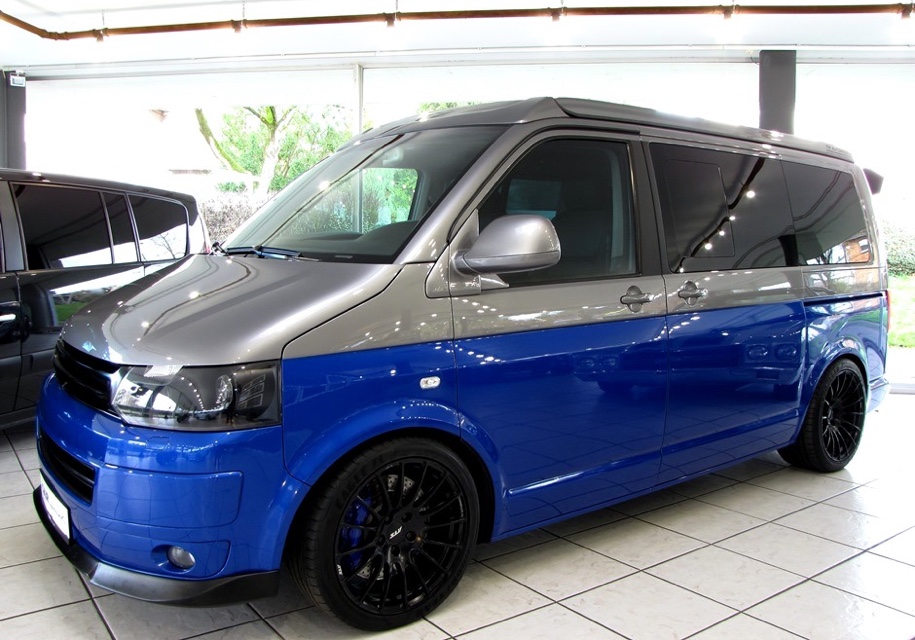 Фургон Volkswagen + мотор Porsche 911 = відмінна пропозиція