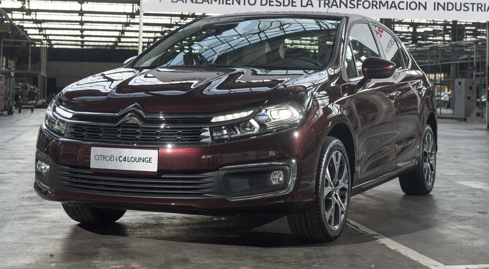 Нові оновлення для седана Citroen C4