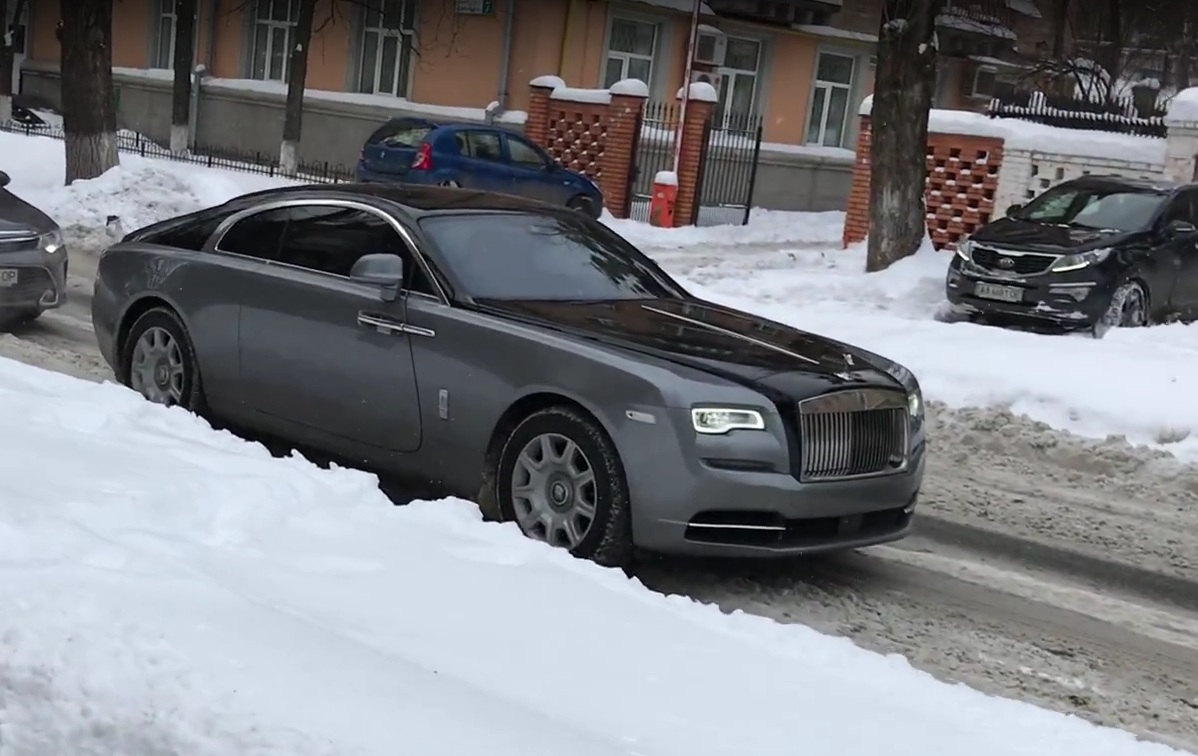 В Україні проїхалася нова генерація найбільш швидкого авто Rolls Royce