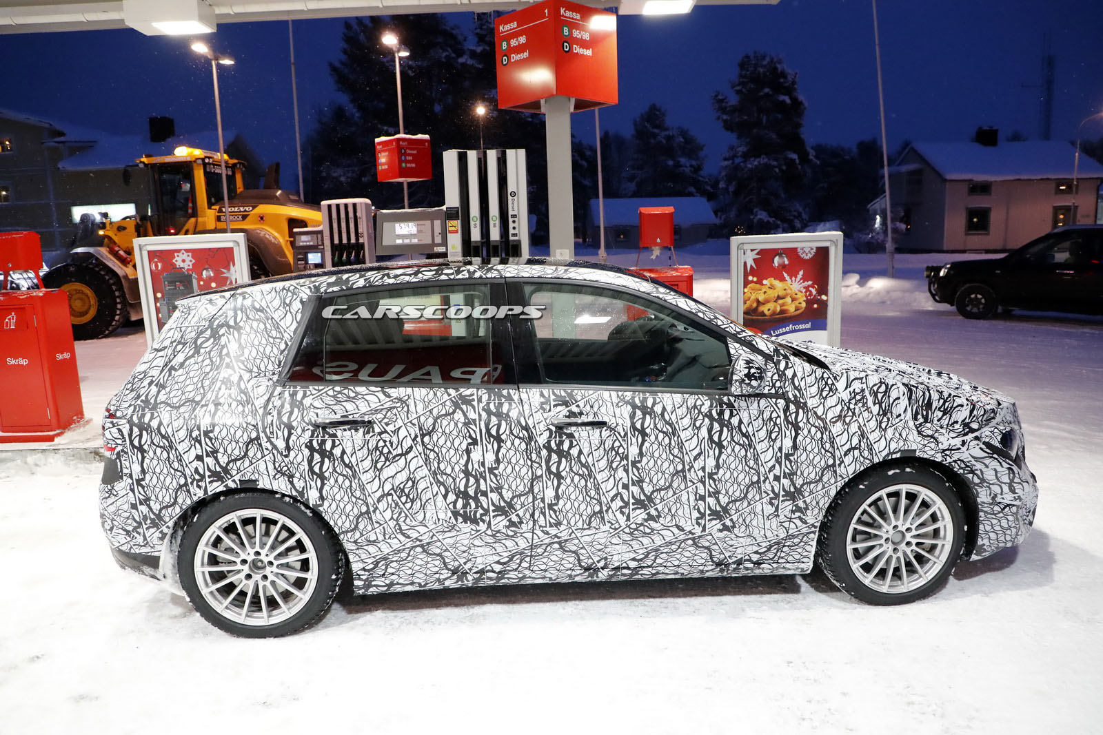 На Паризькому автосалоні відбудеться дебют нових Mercedes B-Class та Peugeot 208