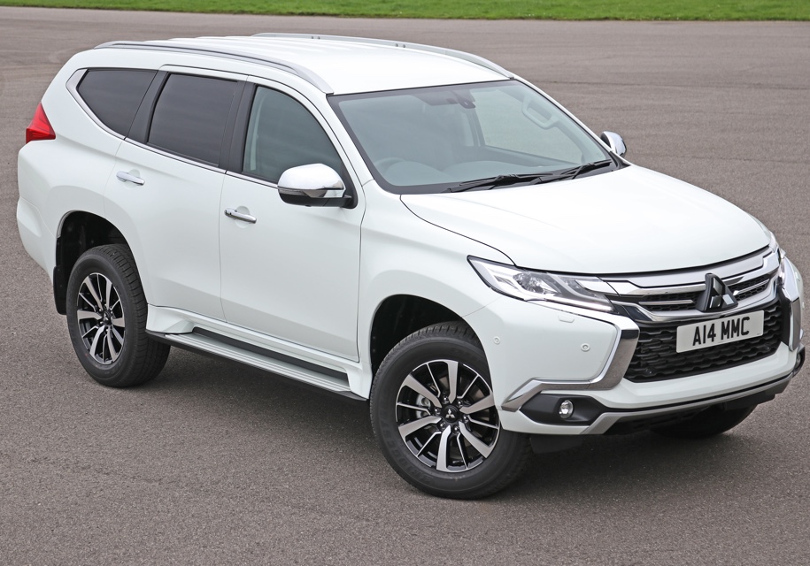 Mitsubishi прибрала з Pajero Sport задні крісла