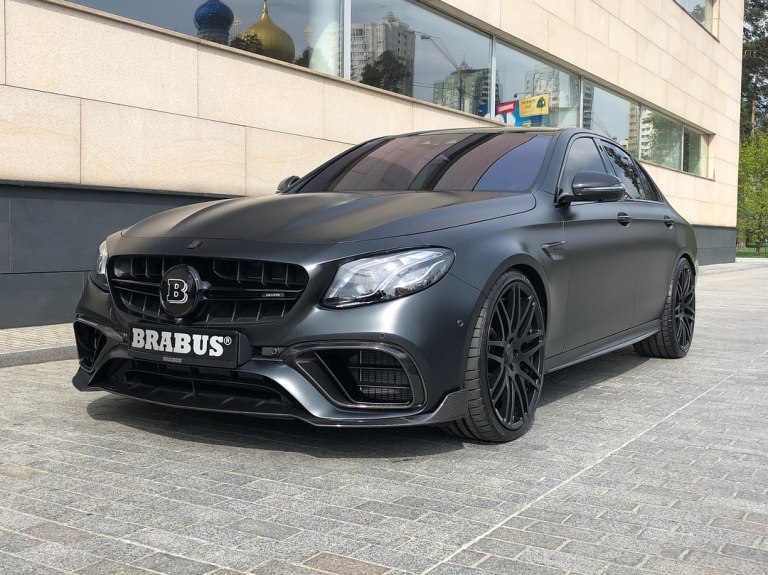 Рідкісний седан Brabus 800 з'явився в Україні