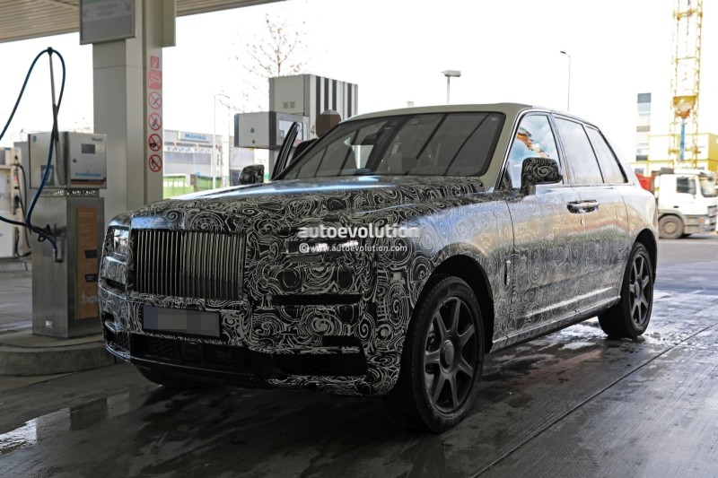 Люксовому кросоверу Rolls-Royce Cullinan влаштують офіційну презентацію 10 травня