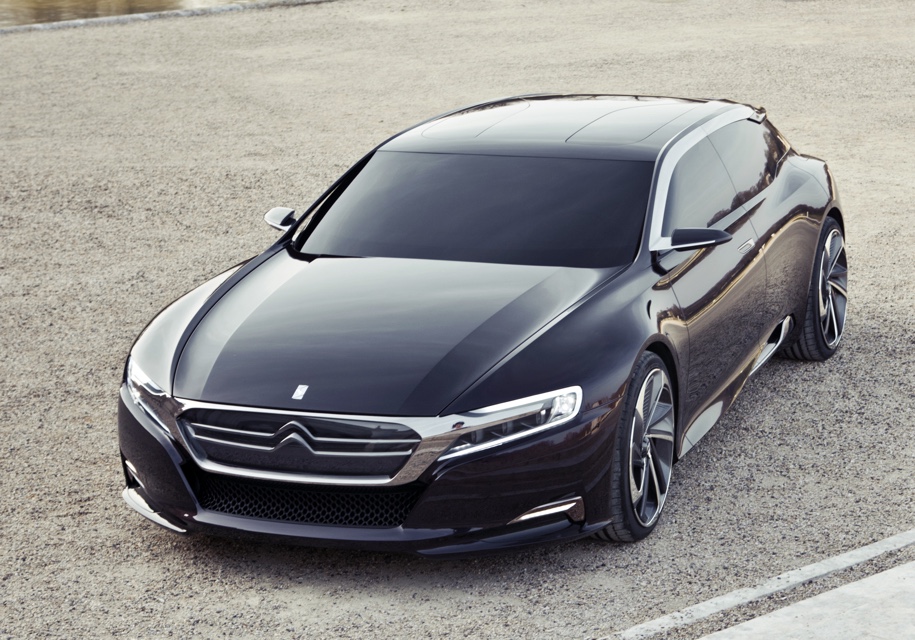 До 65-річчя оригінального Citroen DS бренд DS готує новий флагман