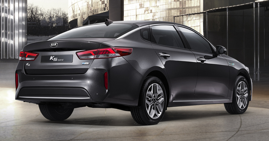 Гібридну Kia Optima оновили і зробили більш економною