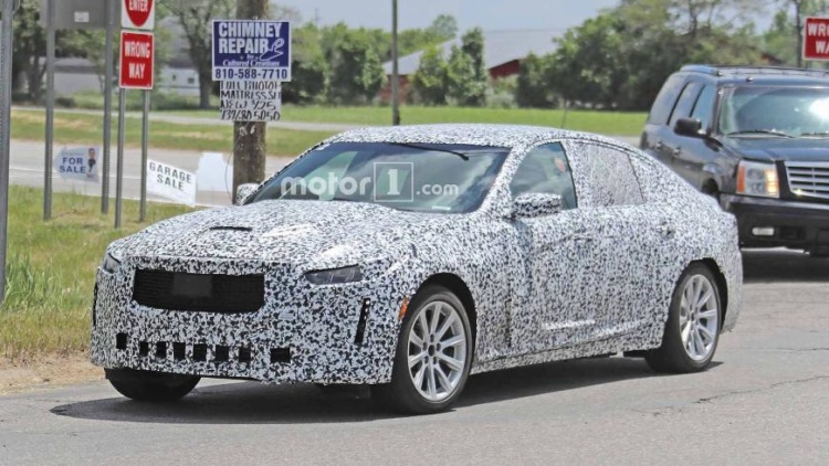 Cadillac CT5 знаходиться за крок до прем'єри