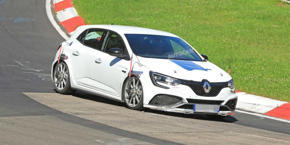Новенький Renault Megane RS готується до рекорду треку Нюрбургринга