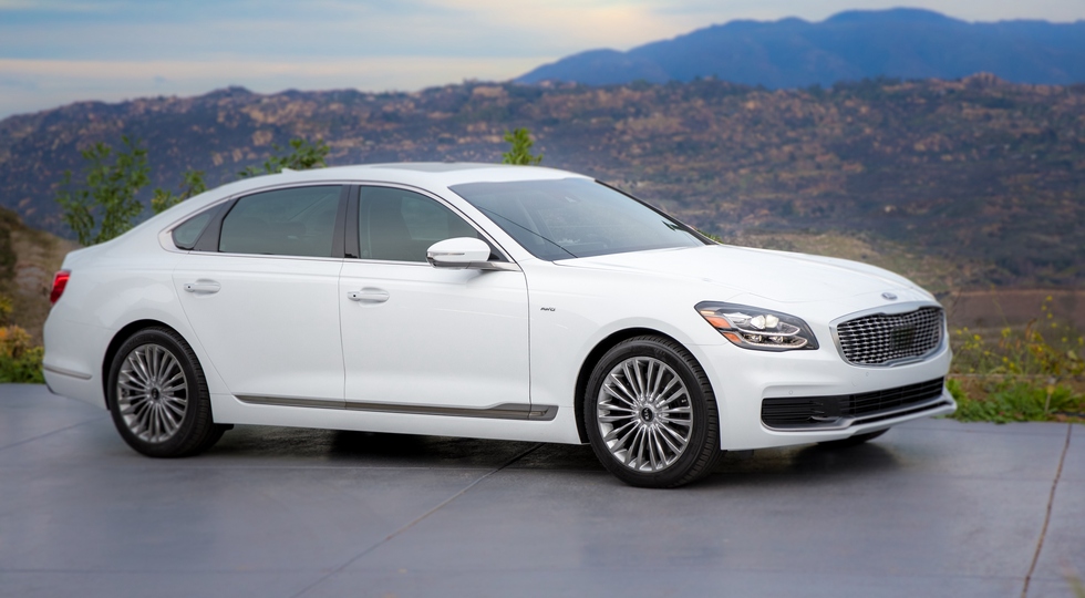 Kia зайнялася тестами нової версії флагмана