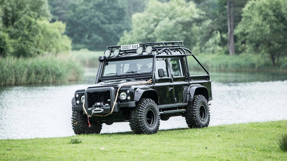 Land Rover Defender, який знімався у фільмі про Джеймса Бонда, піде з молотка