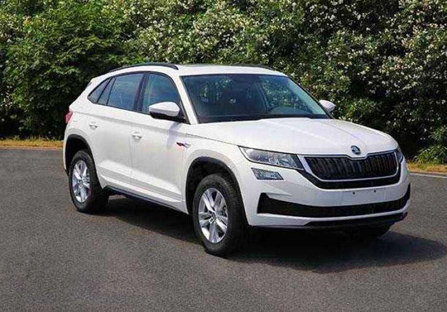 Skoda Kodiaq з купеподібним виглядом з'явився на перших фото
