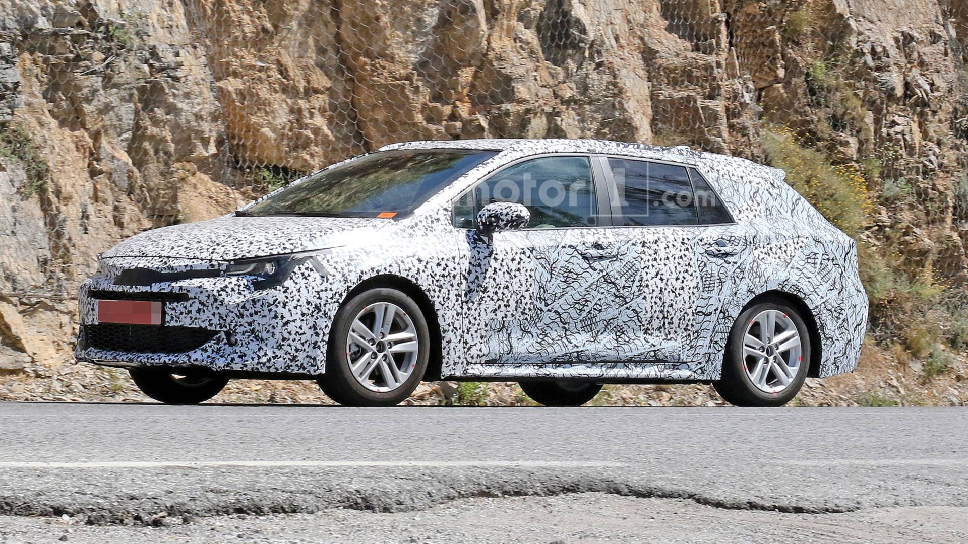 Розпочалися європейські тести нового універсала Toyota